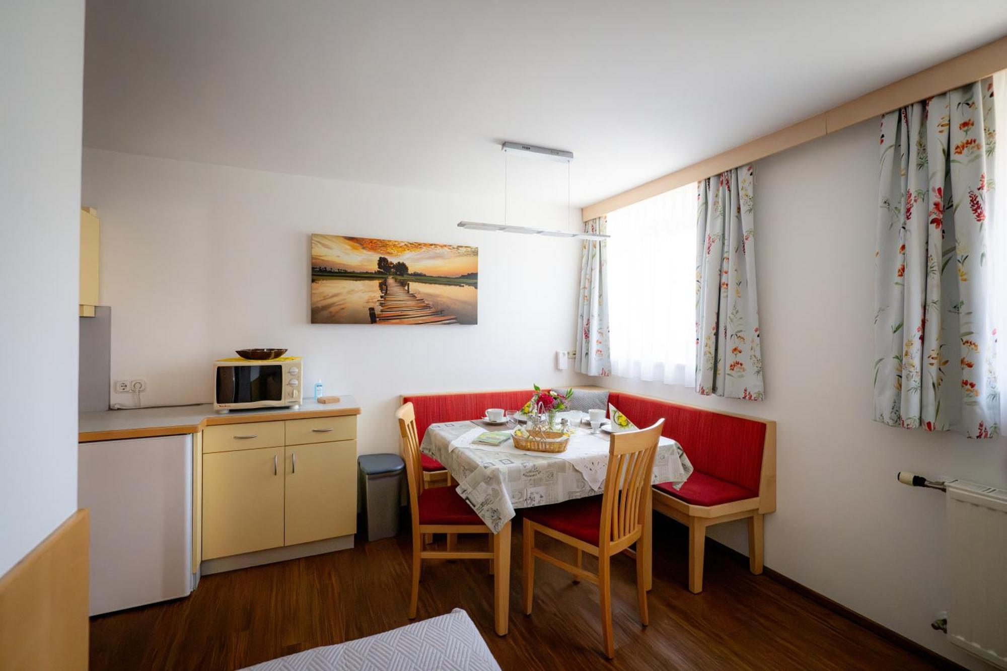 Gaestehaus Im Wiesengrund Sankt Stefan an der Gail Ngoại thất bức ảnh